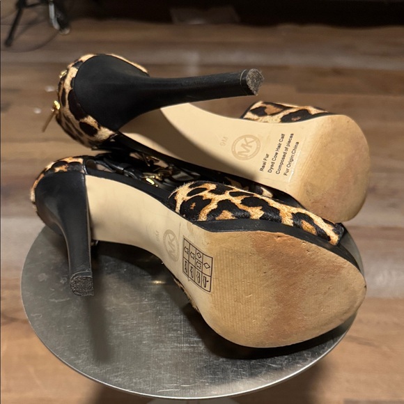 Pre-owned Michael Kors Black and Leopard Print Heels - Picture 9 of 15